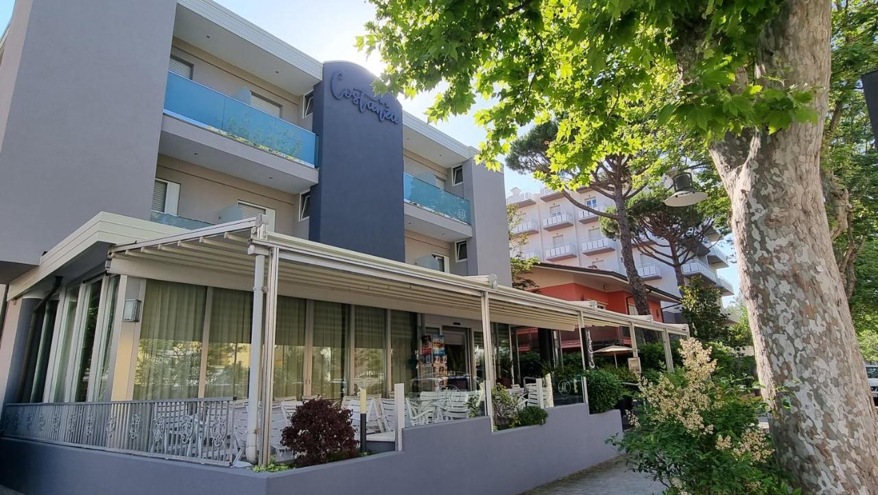 Hotel Costanza Чезенатико Екстериор снимка