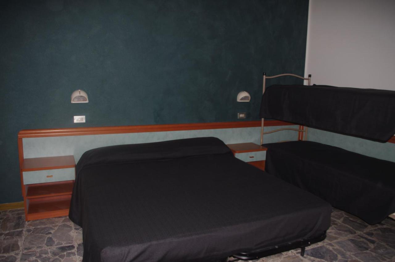 Hotel Costanza Чезенатико Екстериор снимка